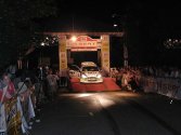 Rallye Český Krumlov: Atmosféra závěrečného slavnostního vyhlášení výsledků na cílové rampě